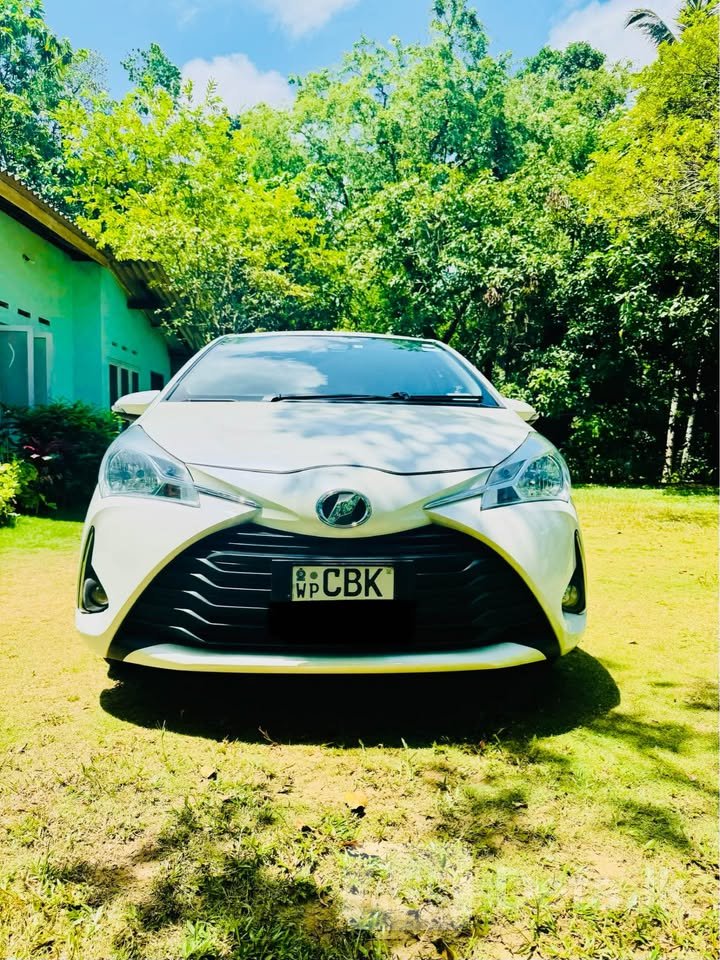Vitz Edition 01 2017
