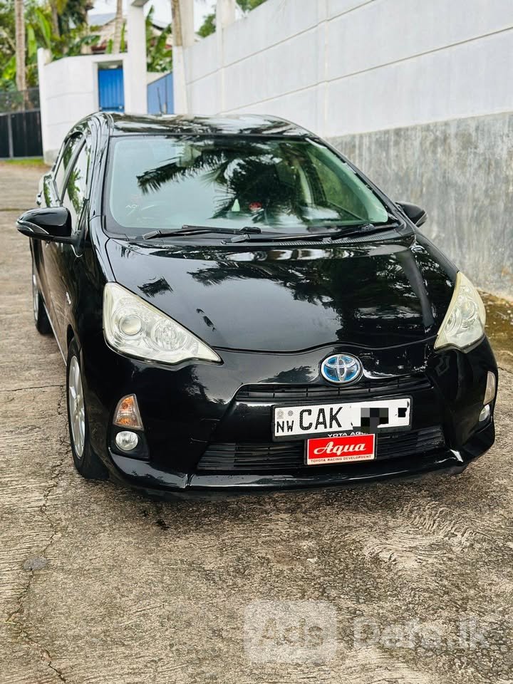 2013 Toyota Aqua