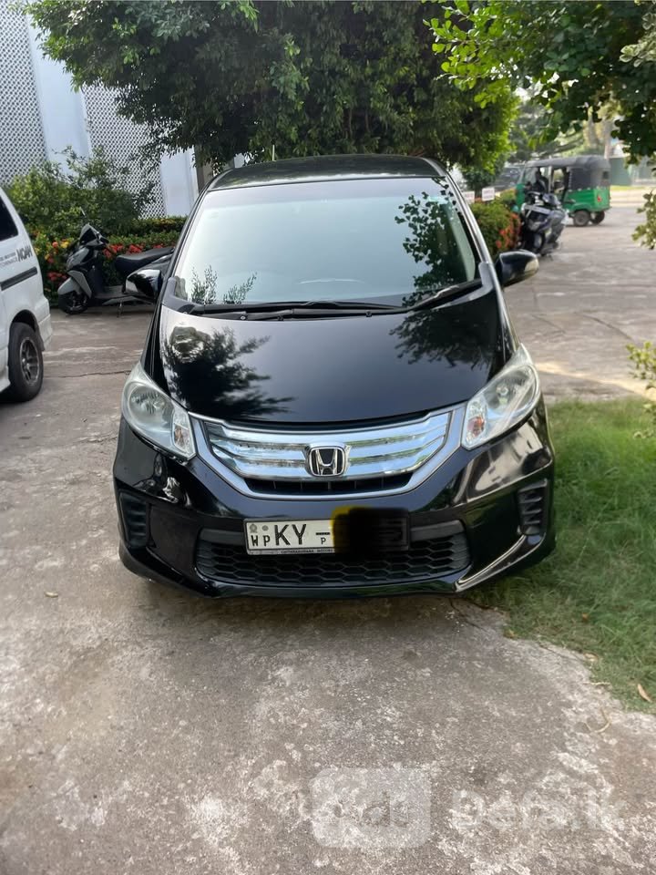 Honda Freed GP3 Hybrid 2014